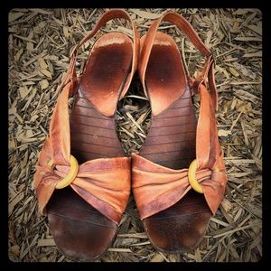 Vintage Leather Slight Wedge ‘Cantana’ Sandal US10